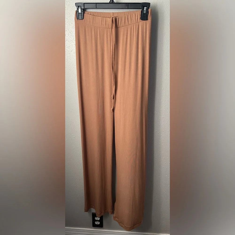 SKIMS Soft Lounge Ribbed Sleep Set in Camel Size XS New - Picture 10 of 12